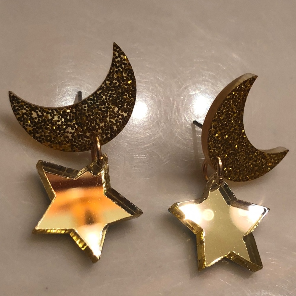 *6 for $10!* Sailor Moon Usagi Earrings Magical Girl Anime - Picture 3 of 7